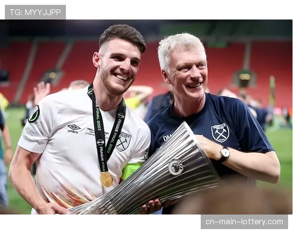 英超：西汉姆联2-1切尔西，莫耶斯的传统边路传中战术击败蓝军的控球压制。